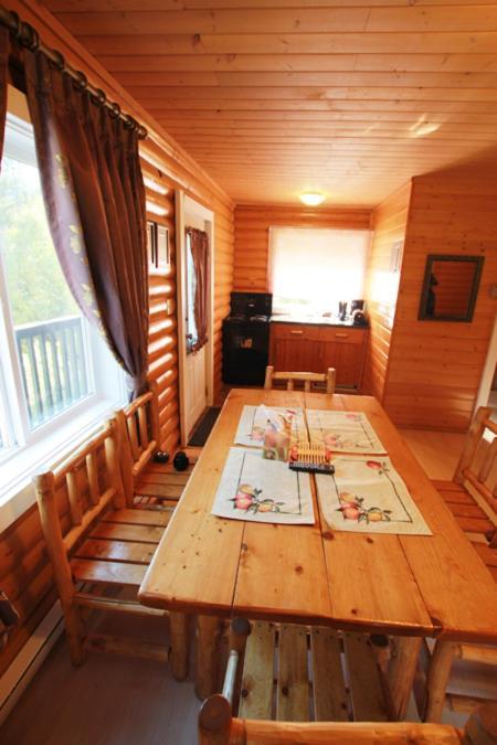 Mt. Revelstoke Alpine Chalets المظهر الخارجي الصورة