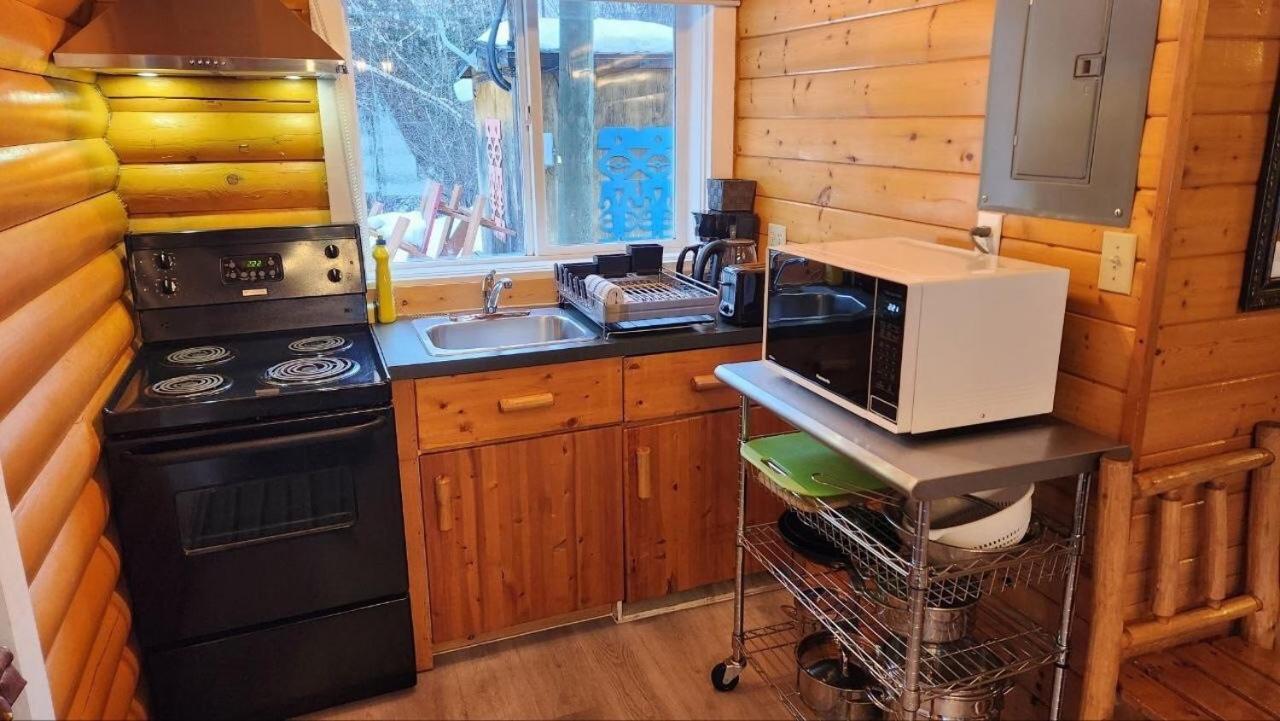 Mt. Revelstoke Alpine Chalets المظهر الخارجي الصورة