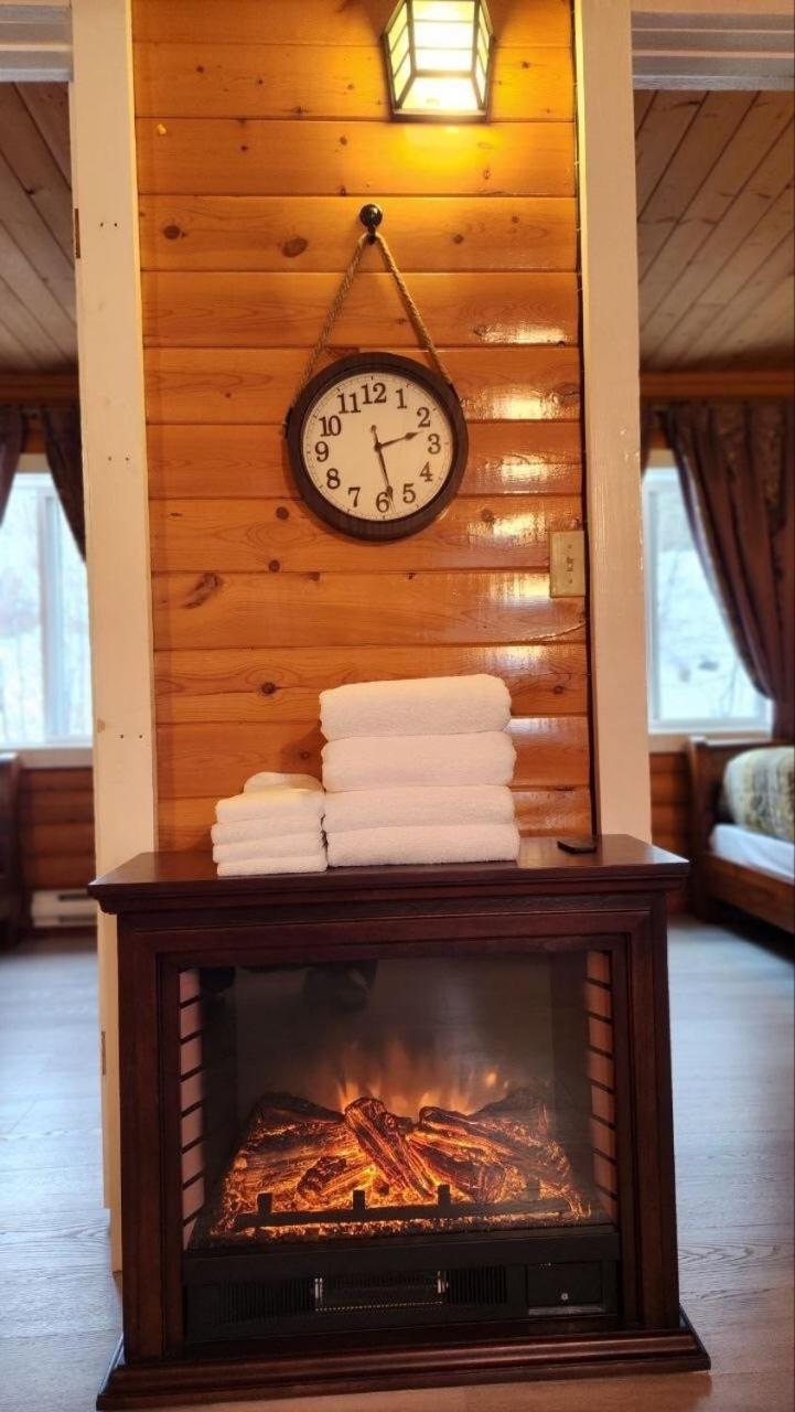 Mt. Revelstoke Alpine Chalets المظهر الخارجي الصورة
