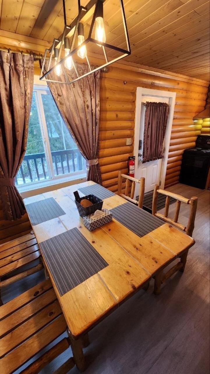 Mt. Revelstoke Alpine Chalets المظهر الخارجي الصورة