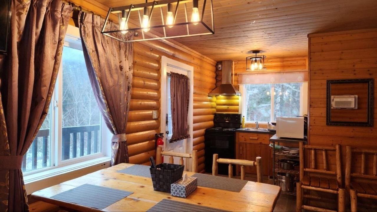 Mt. Revelstoke Alpine Chalets المظهر الخارجي الصورة