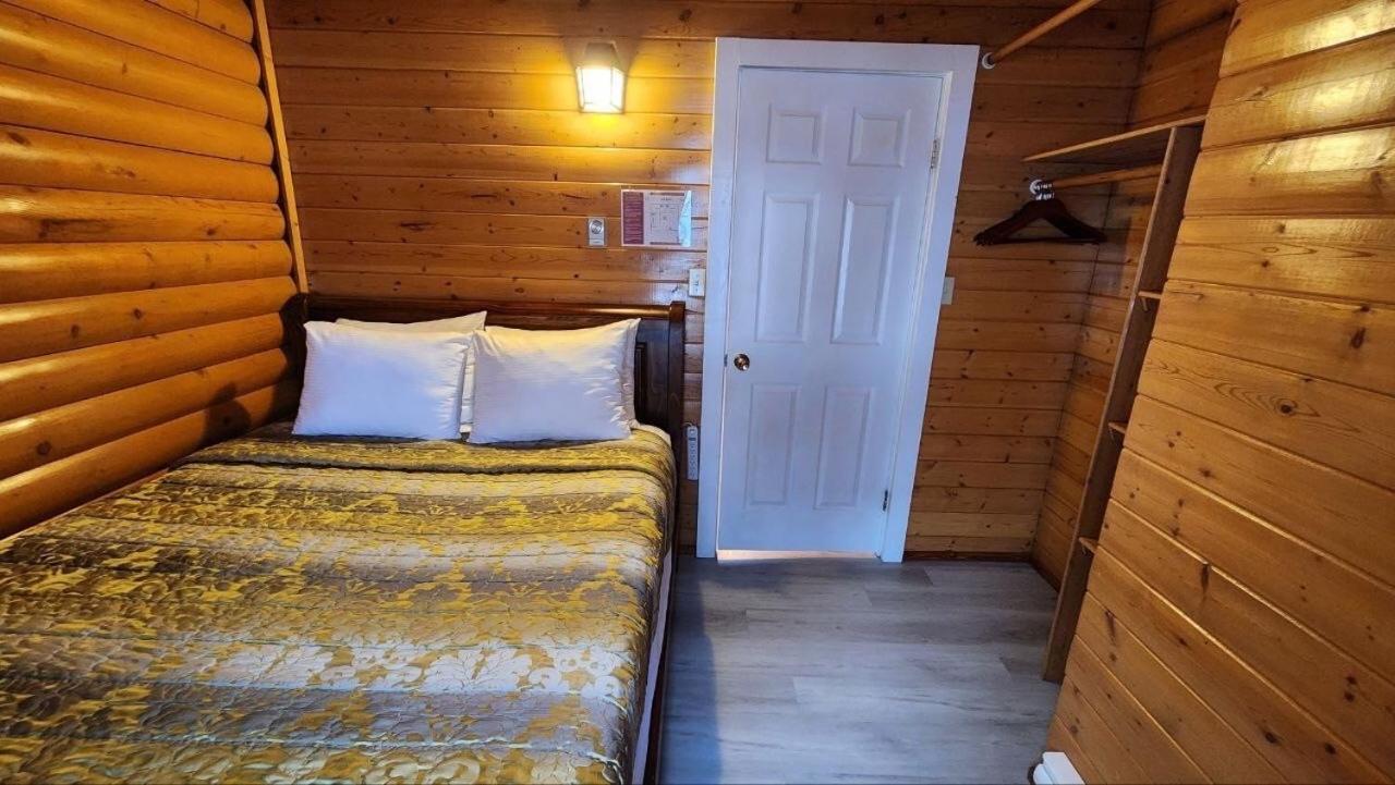 Mt. Revelstoke Alpine Chalets المظهر الخارجي الصورة